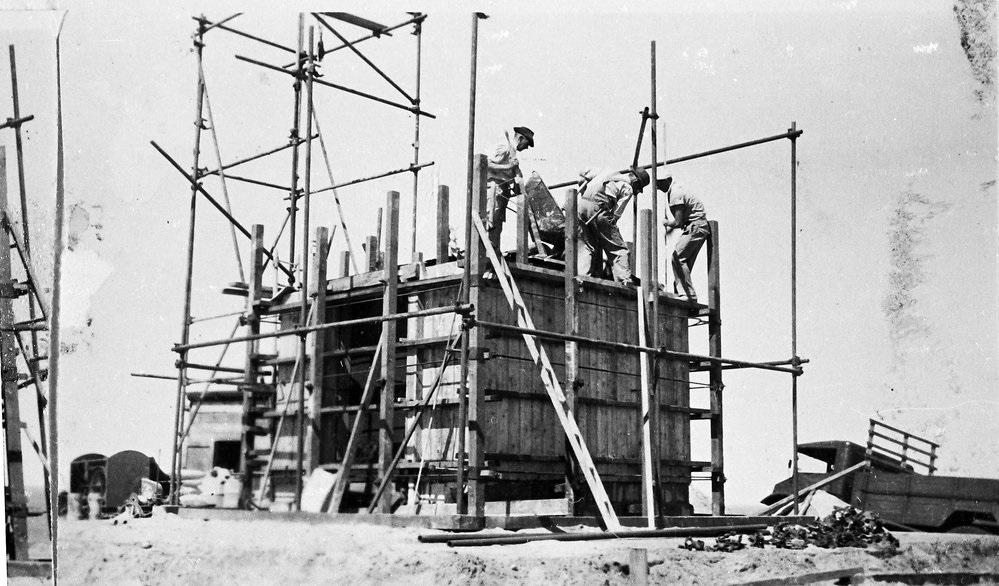 Figure 14. Cape Baily Lighthouse under construction, 1950 (Courtesy of the Local Studies Collection, Sutherland Shire Libraries)24