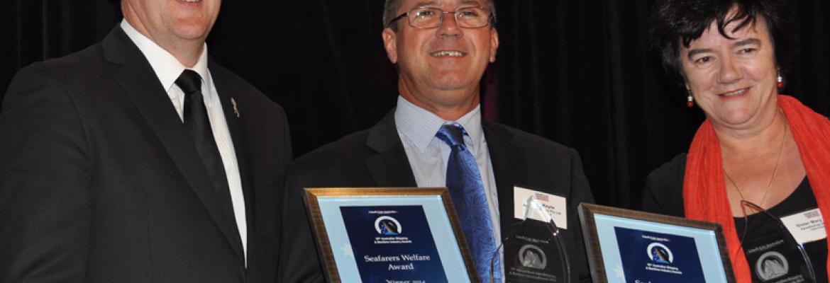 Allan Schwartz, General Manager Ship Safety Division, AMSA; presents the Seafarers’ Welfare Award to Peter Keyte, General Manager Trade Services, Port of Brisbane; and Sister Mary Leahy