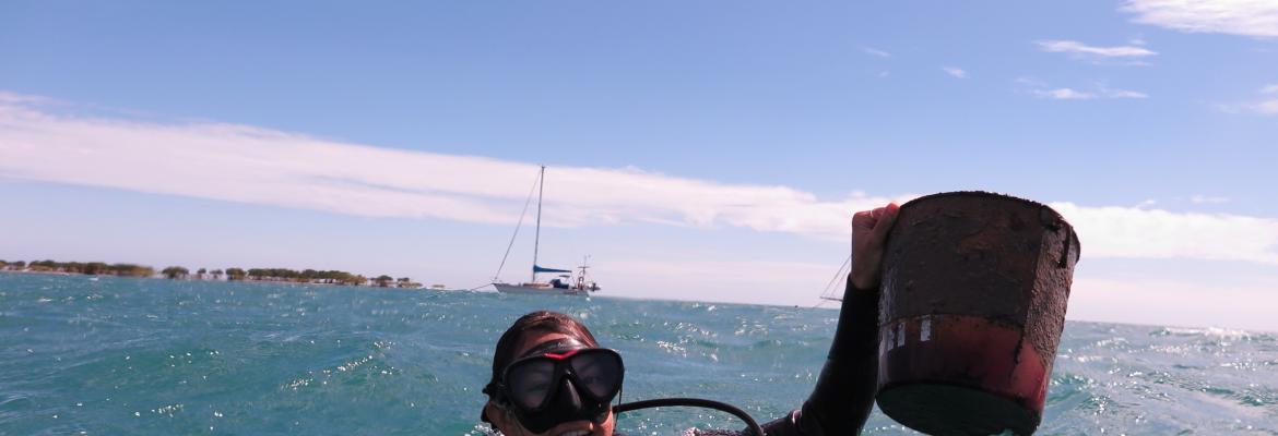 diver with bucket