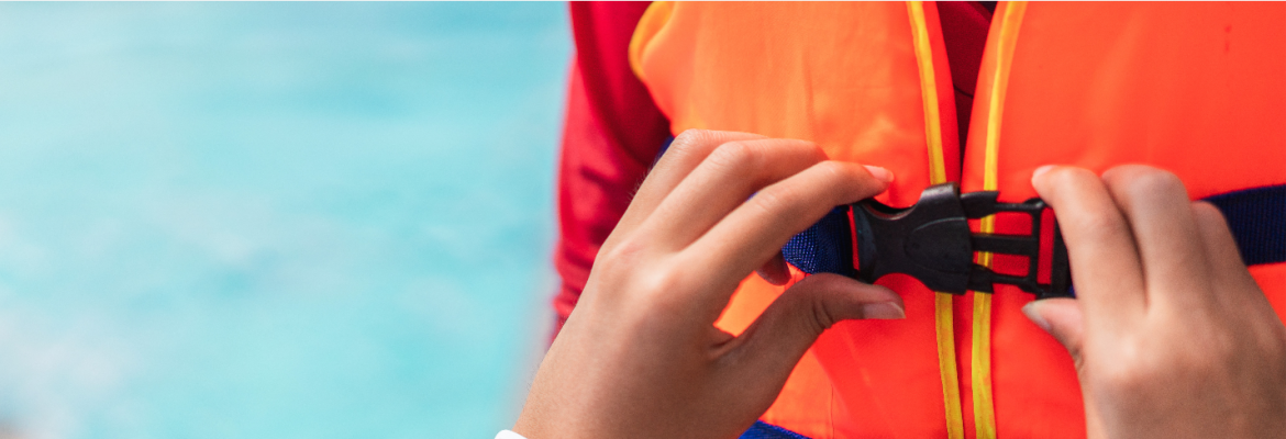 How to wear lifejacket